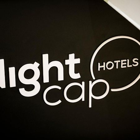ไนท์แคป แอท เพลย์ฟอร์ด ทาเวิร์น Hotel อลิซาเบธ ภายนอก รูปภาพ