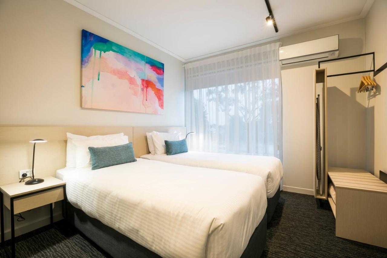 ไนท์แคป แอท เพลย์ฟอร์ด ทาเวิร์น Hotel อลิซาเบธ ภายนอก รูปภาพ