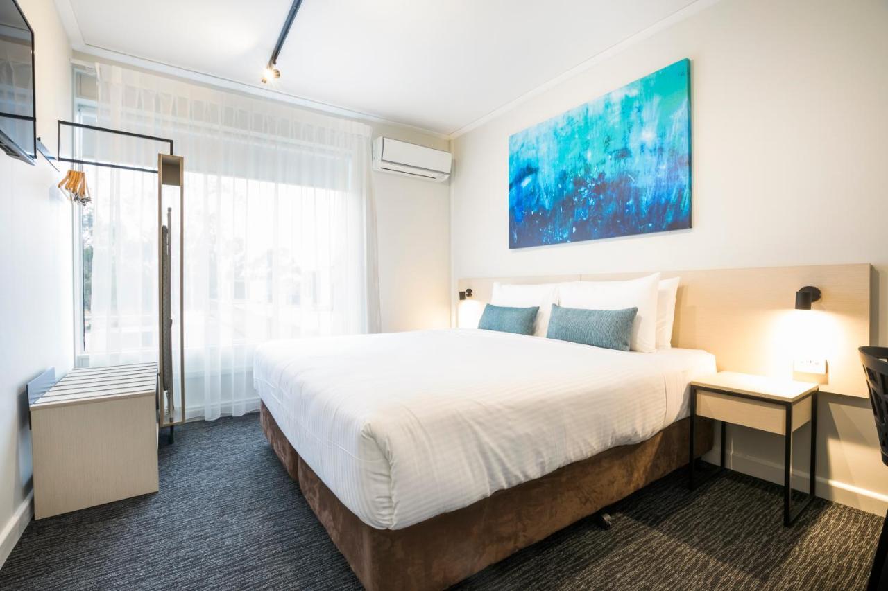 ไนท์แคป แอท เพลย์ฟอร์ด ทาเวิร์น Hotel อลิซาเบธ ภายนอก รูปภาพ