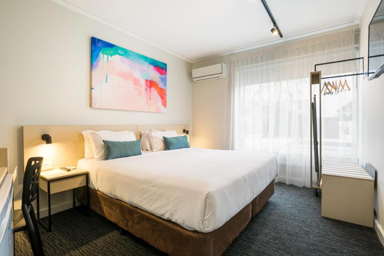ไนท์แคป แอท เพลย์ฟอร์ด ทาเวิร์น Hotel อลิซาเบธ ภายนอก รูปภาพ